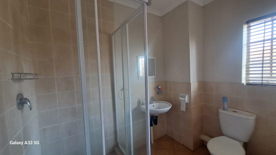 2 Bedroom Property for Sale in Vorna Valley Gauteng