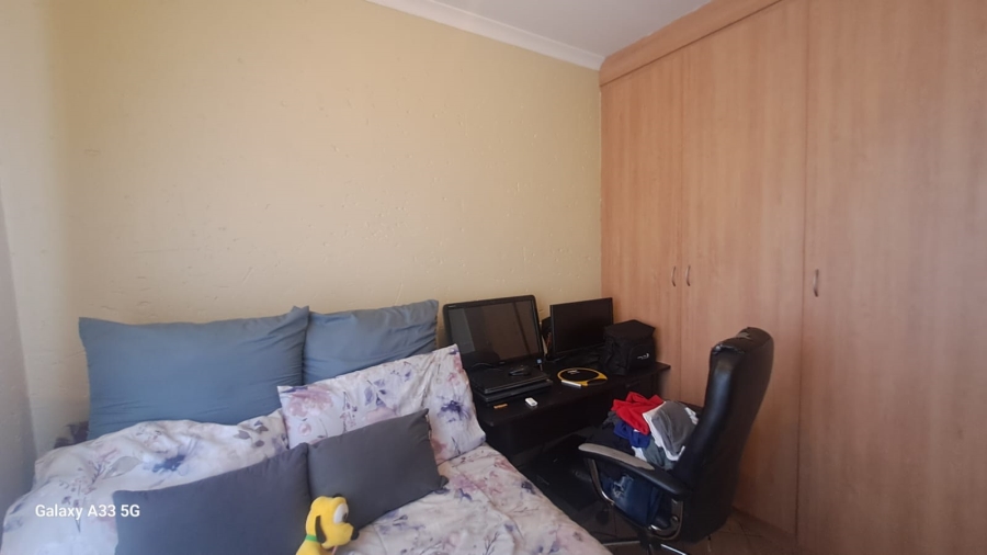 2 Bedroom Property for Sale in Vorna Valley Gauteng
