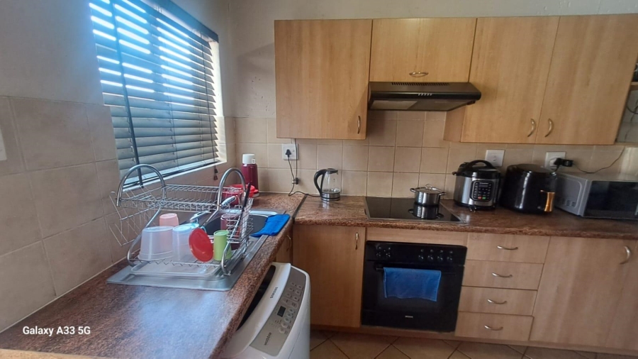 2 Bedroom Property for Sale in Vorna Valley Gauteng