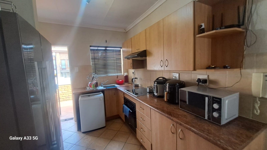 2 Bedroom Property for Sale in Vorna Valley Gauteng