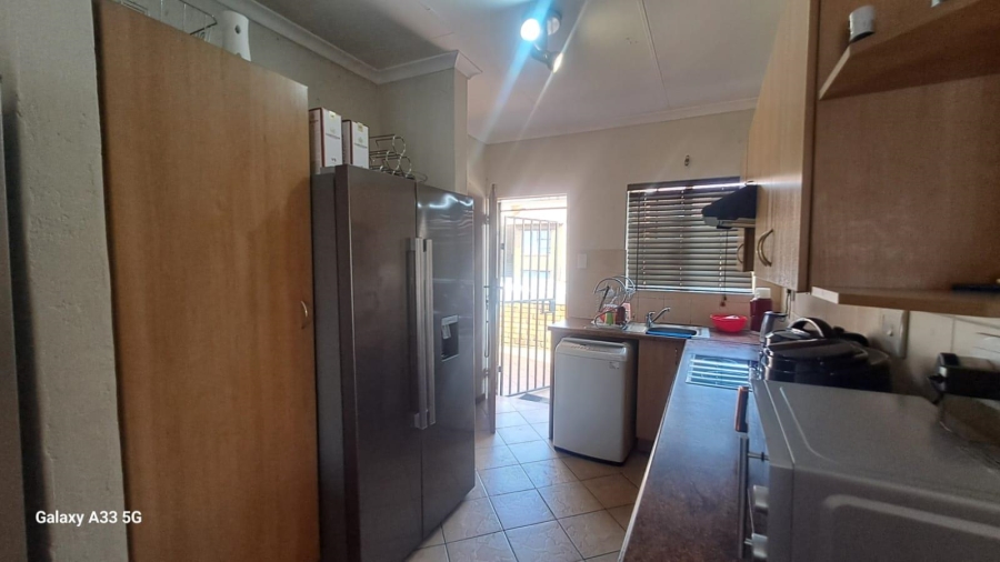 2 Bedroom Property for Sale in Vorna Valley Gauteng