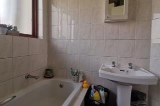 2 Bedroom Property for Sale in Mondeor Gauteng