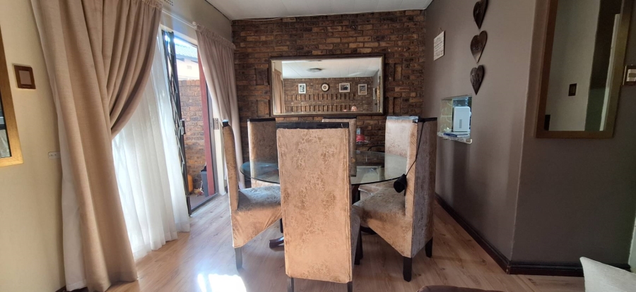 2 Bedroom Property for Sale in Albemarle Gauteng