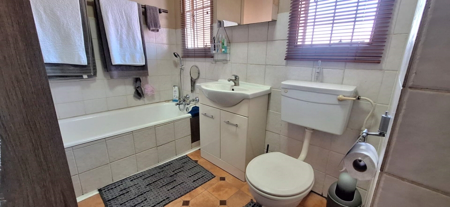 2 Bedroom Property for Sale in Albemarle Gauteng