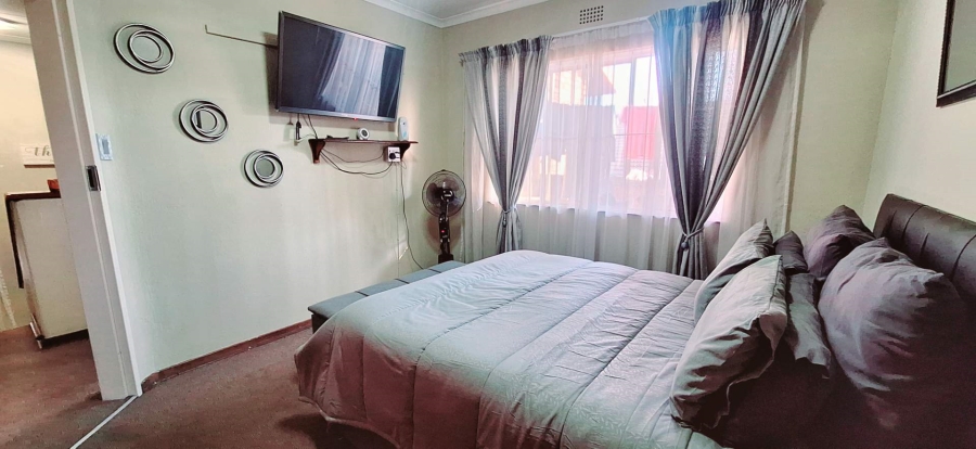 2 Bedroom Property for Sale in Albemarle Gauteng