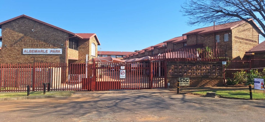 2 Bedroom Property for Sale in Albemarle Gauteng