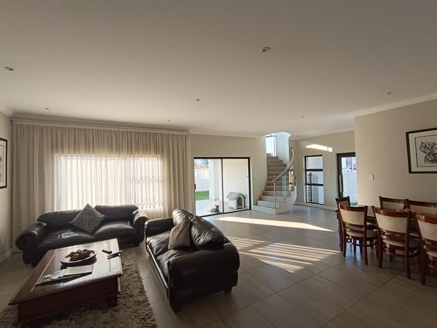 4 Bedroom Property for Sale in Blue Valley Golf Estate Gauteng