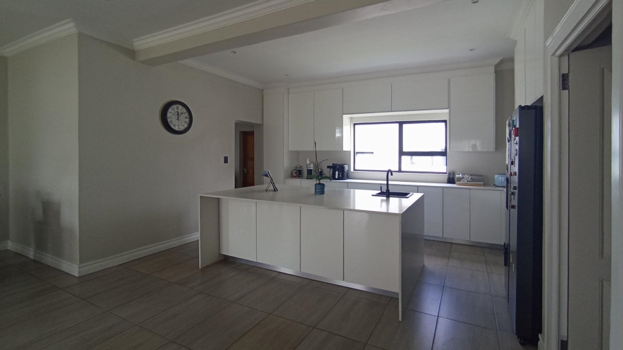 4 Bedroom Property for Sale in Blue Valley Golf Estate Gauteng