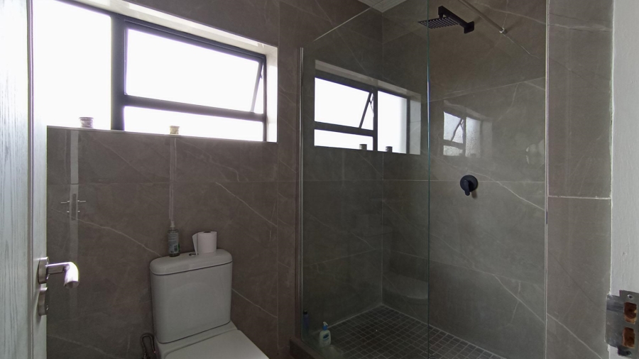 4 Bedroom Property for Sale in Blue Valley Golf Estate Gauteng