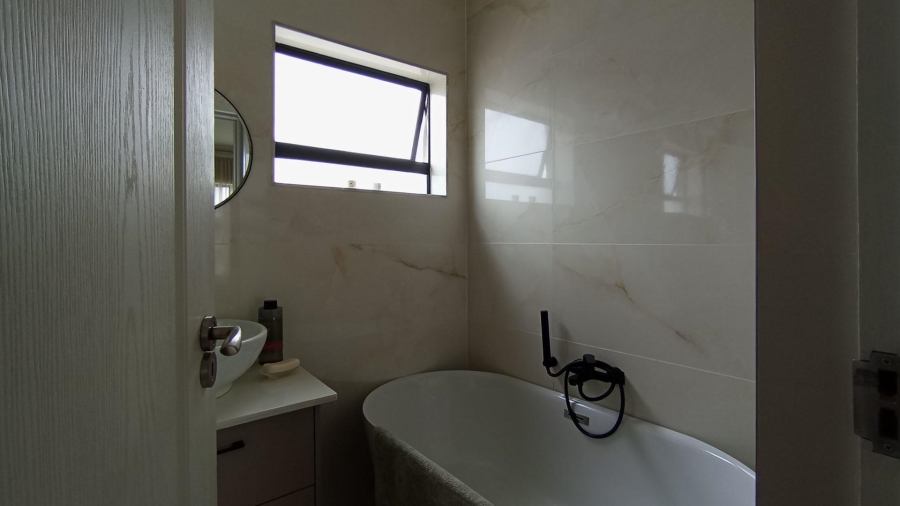 4 Bedroom Property for Sale in Blue Valley Golf Estate Gauteng
