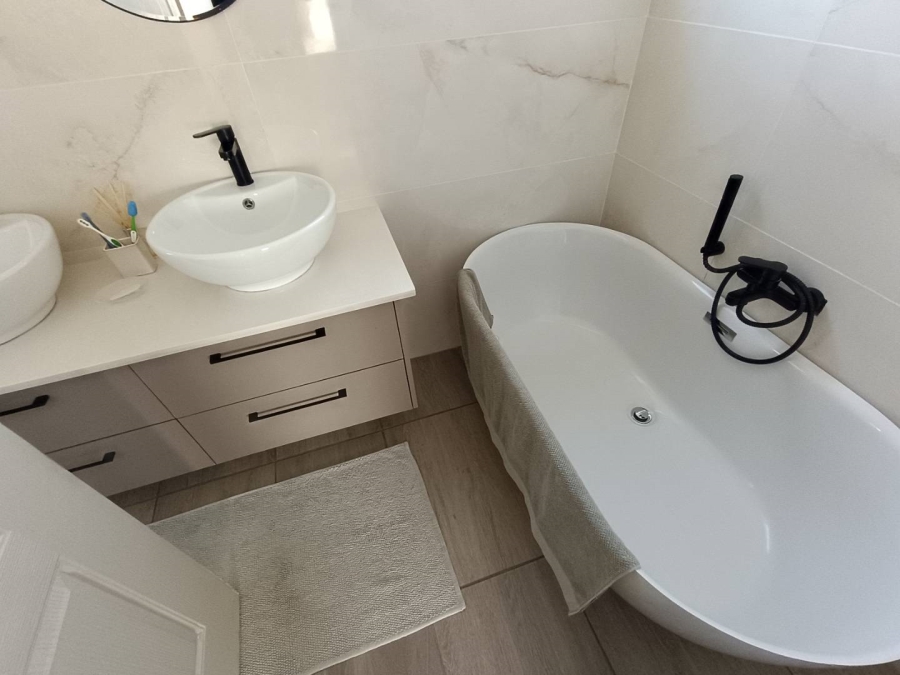 4 Bedroom Property for Sale in Blue Valley Golf Estate Gauteng