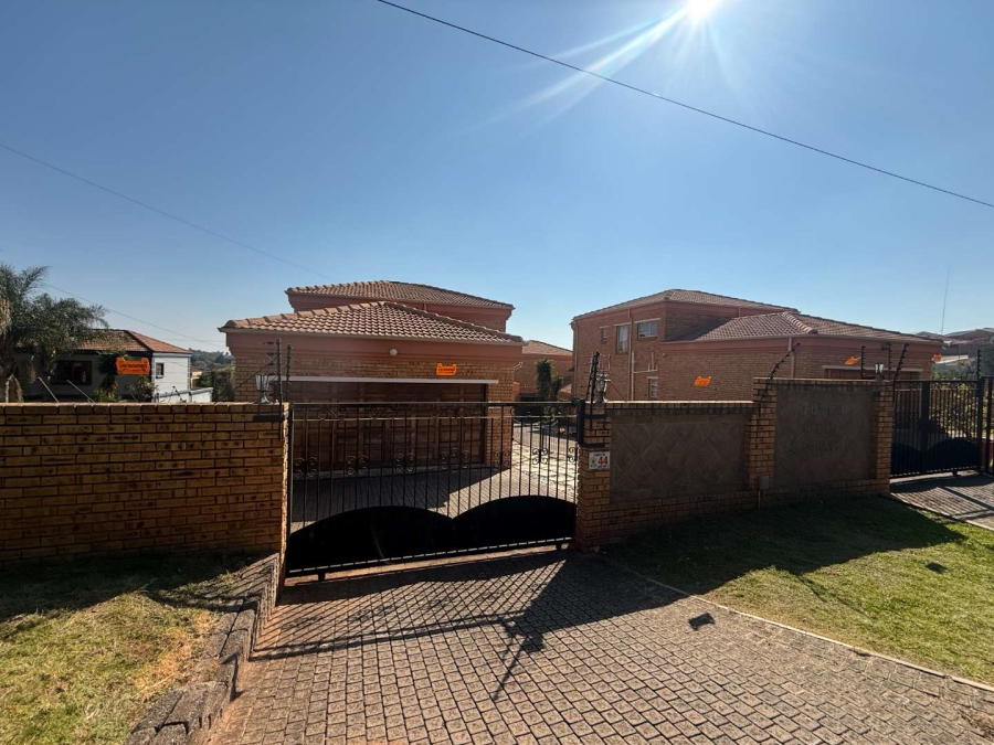 To Let 3 Bedroom Property for Rent in Noordheuwel Gauteng