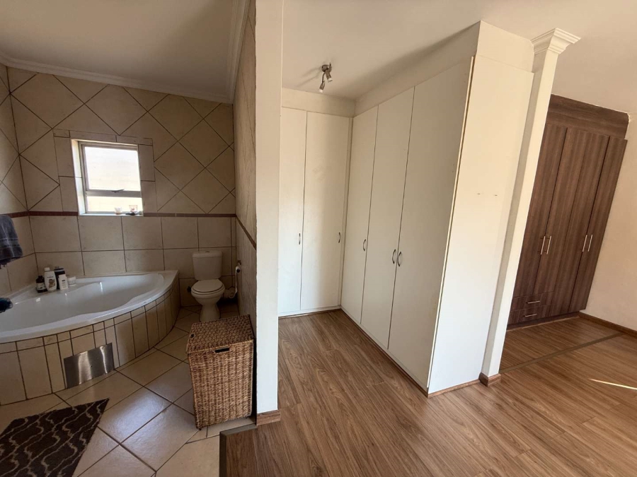To Let 3 Bedroom Property for Rent in Noordheuwel Gauteng