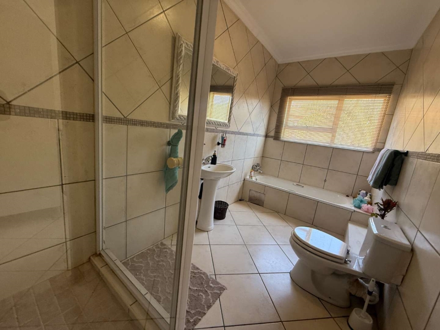 To Let 3 Bedroom Property for Rent in Noordheuwel Gauteng