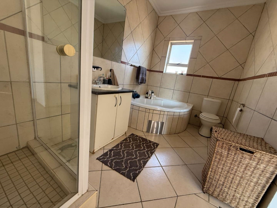 To Let 3 Bedroom Property for Rent in Noordheuwel Gauteng