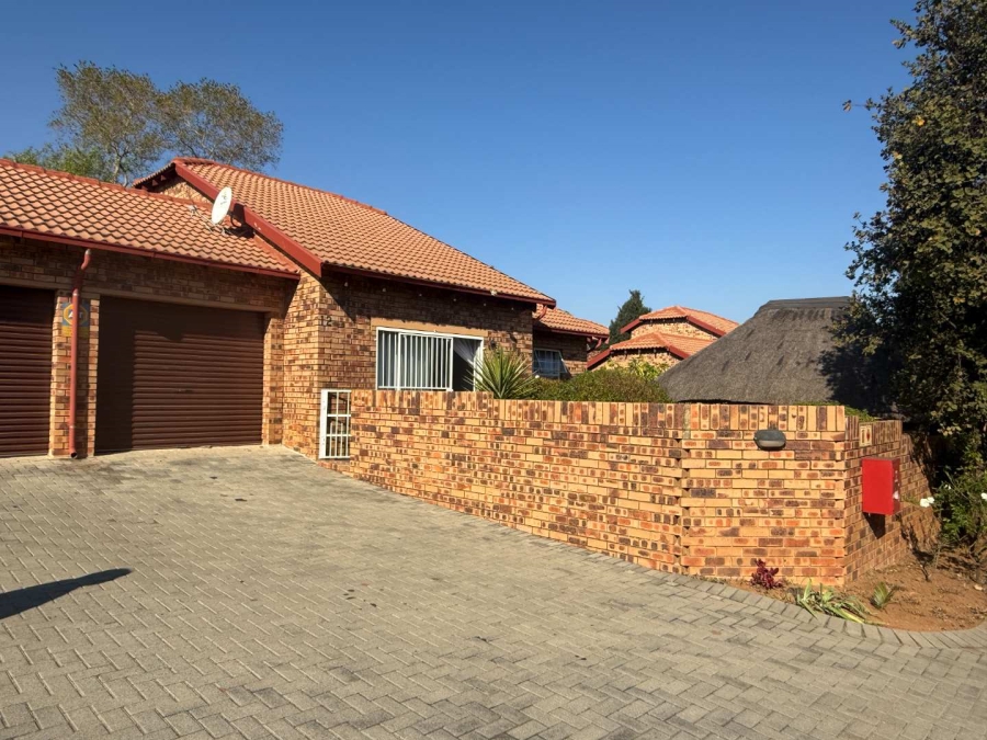 To Let 3 Bedroom Property for Rent in Wilgeheuwel Gauteng