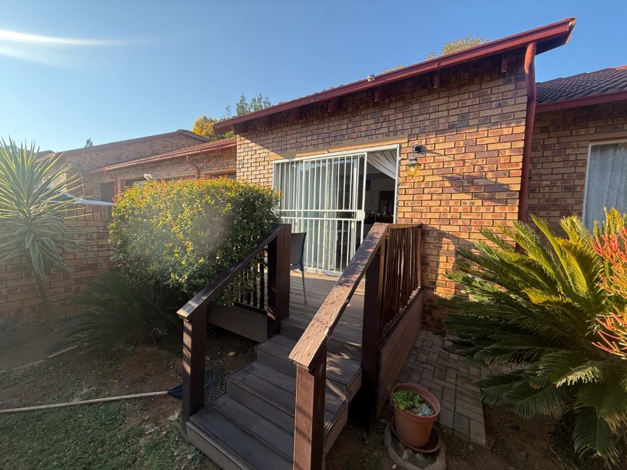 To Let 3 Bedroom Property for Rent in Wilgeheuwel Gauteng