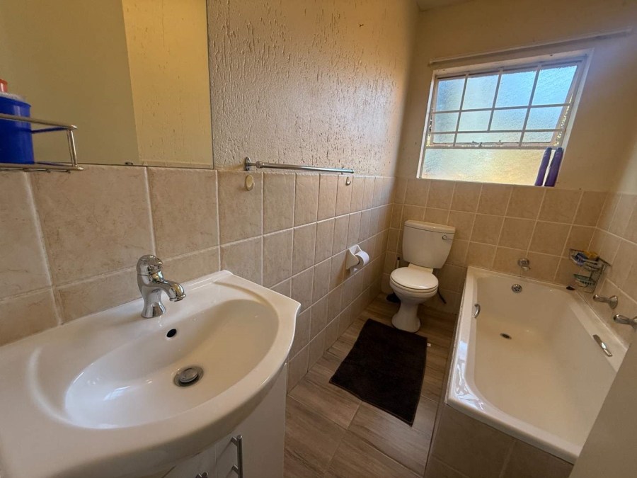 To Let 3 Bedroom Property for Rent in Wilgeheuwel Gauteng