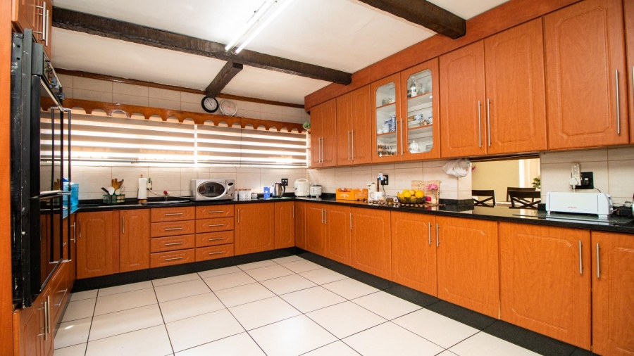 5 Bedroom Property for Sale in Bakerton Gauteng