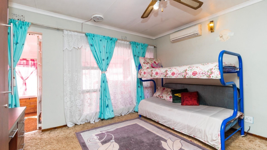 5 Bedroom Property for Sale in Bakerton Gauteng