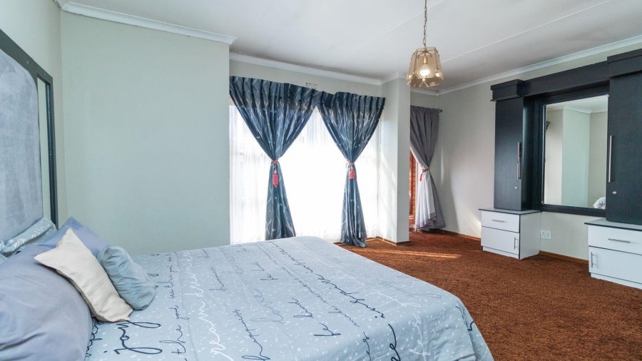 5 Bedroom Property for Sale in Bakerton Gauteng