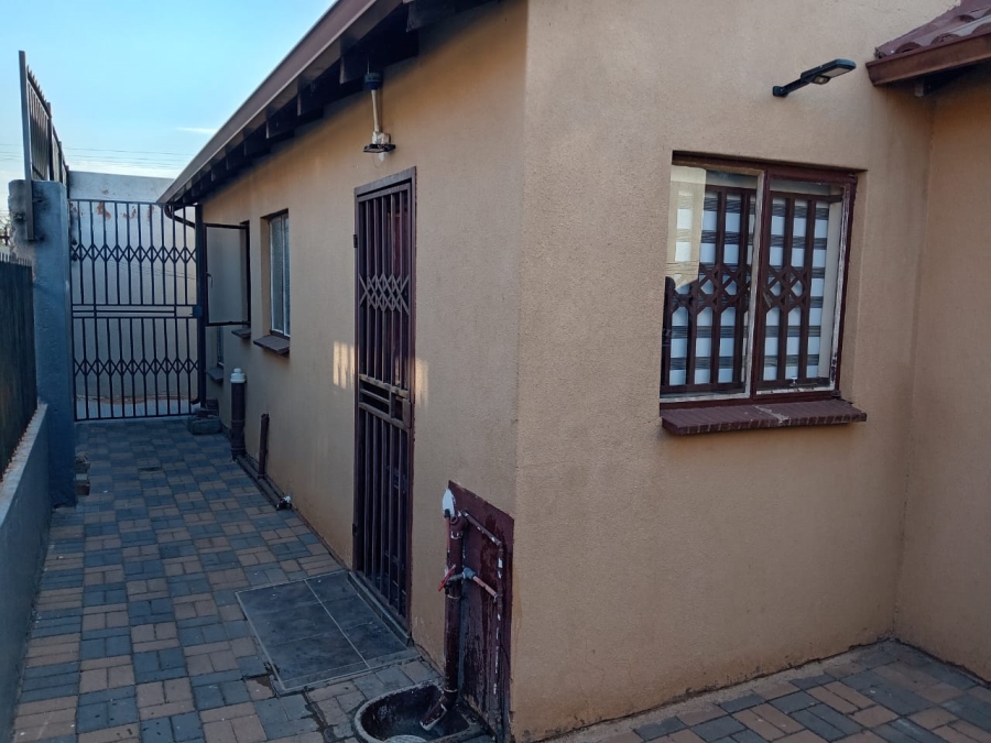 3 Bedroom Property for Sale in Soshanguve VV Gauteng