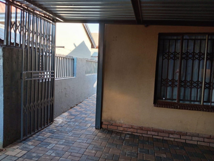 3 Bedroom Property for Sale in Soshanguve VV Gauteng