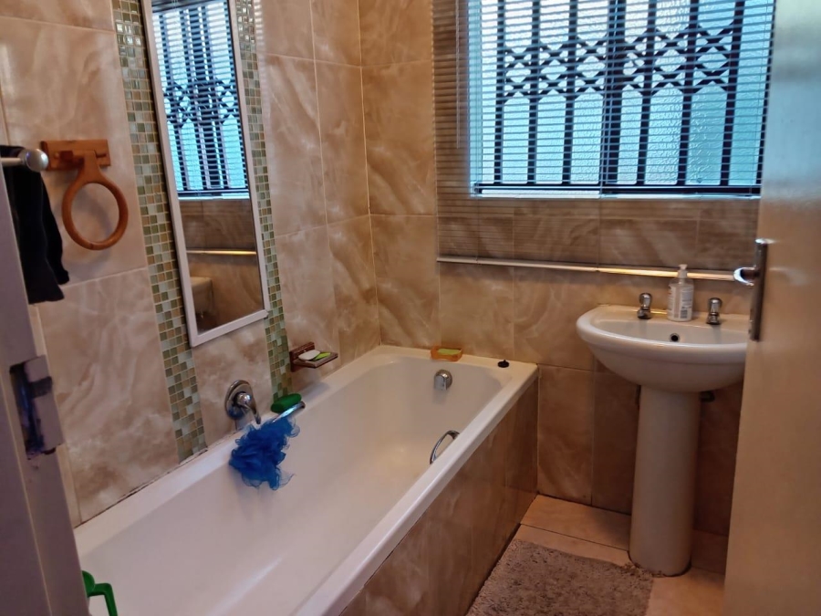 3 Bedroom Property for Sale in Soshanguve VV Gauteng