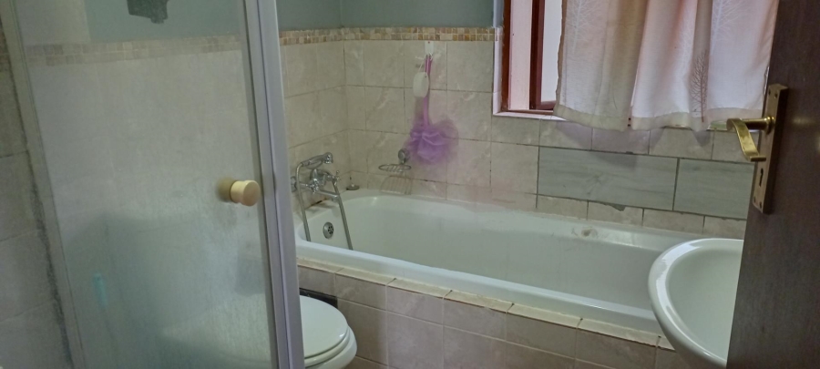 2 Bedroom Property for Sale in Montana Tuine Gauteng