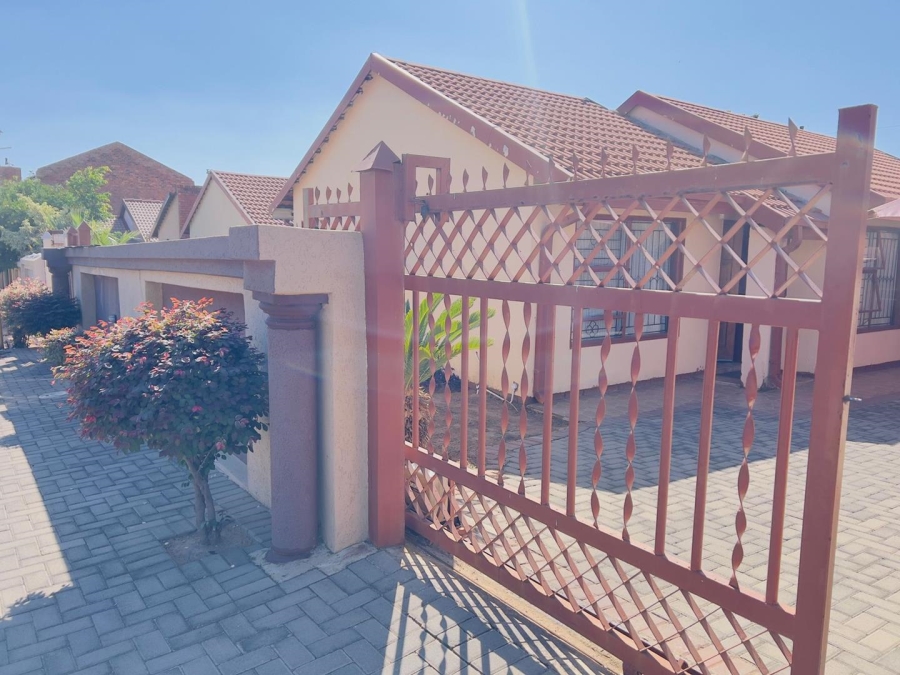 3 Bedroom Property for Sale in Mabopane Unit X Gauteng