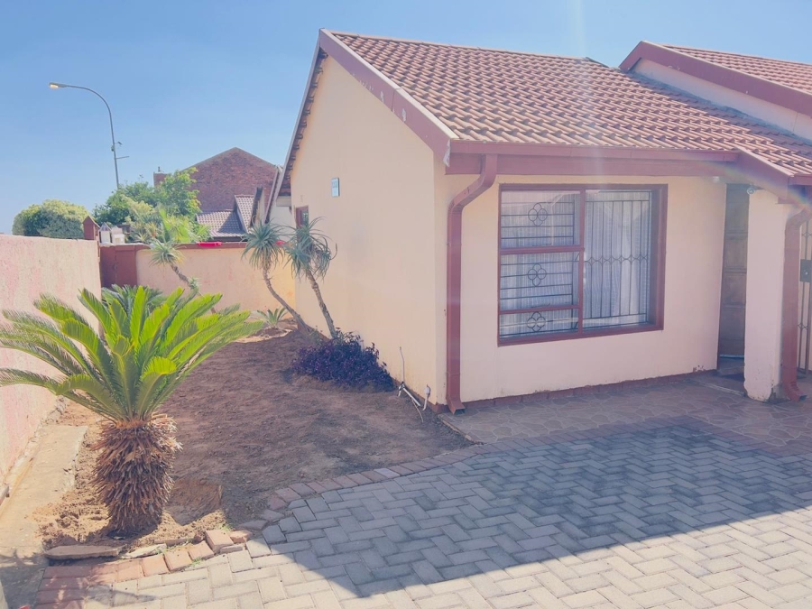 3 Bedroom Property for Sale in Mabopane Unit X Gauteng