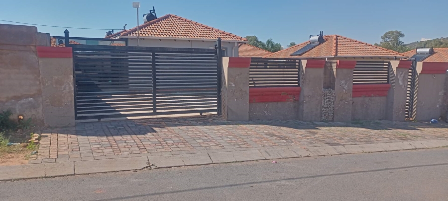 To Let 2 Bedroom Property for Rent in Mahube Valley Gauteng
