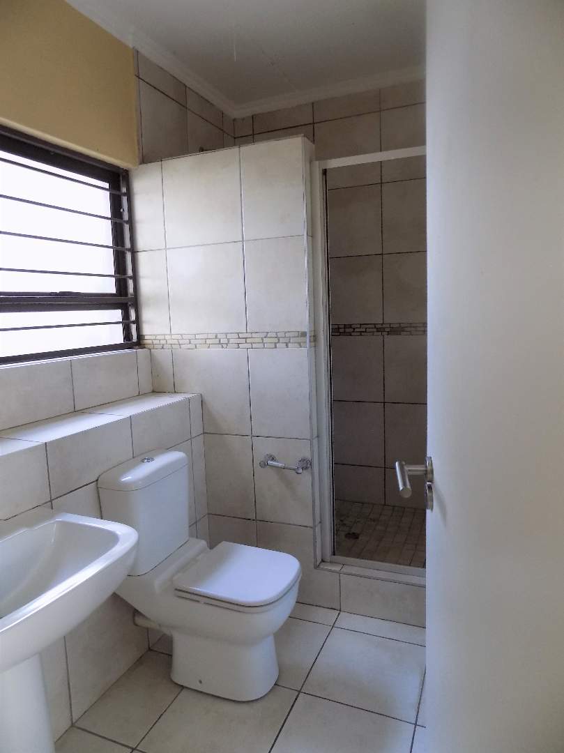 To Let 1 Bedroom Property for Rent in Sunninghill Gauteng