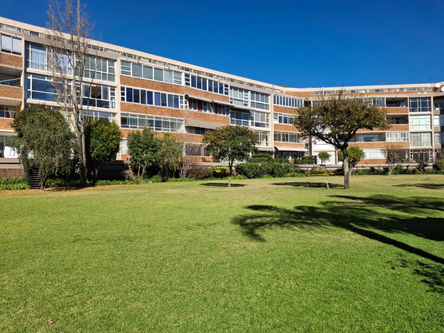 To Let 3 Bedroom Property for Rent in Illovo Gauteng