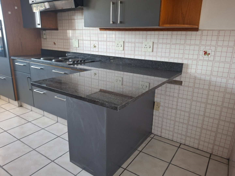To Let 3 Bedroom Property for Rent in Illovo Gauteng