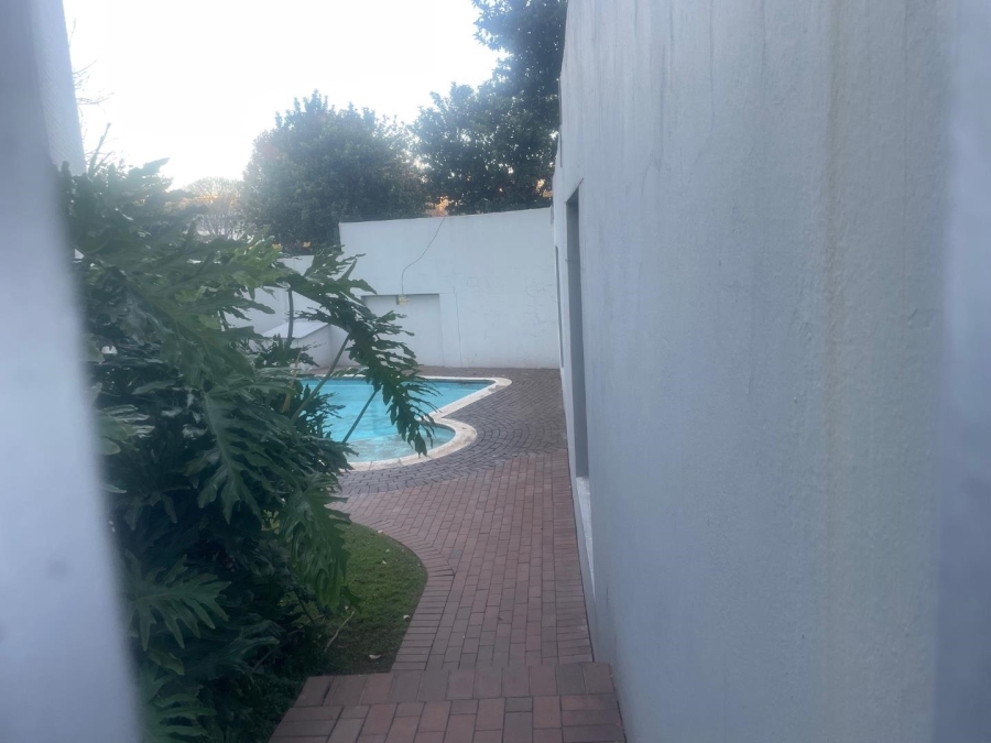 To Let 2 Bedroom Property for Rent in Illovo Gauteng
