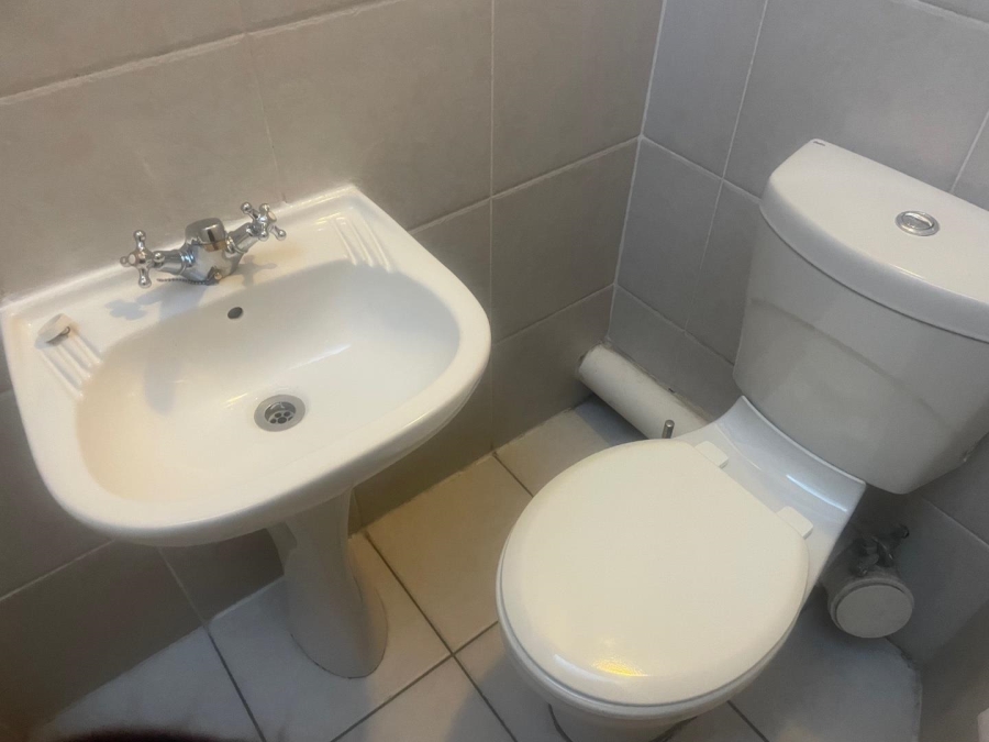To Let 2 Bedroom Property for Rent in Illovo Gauteng
