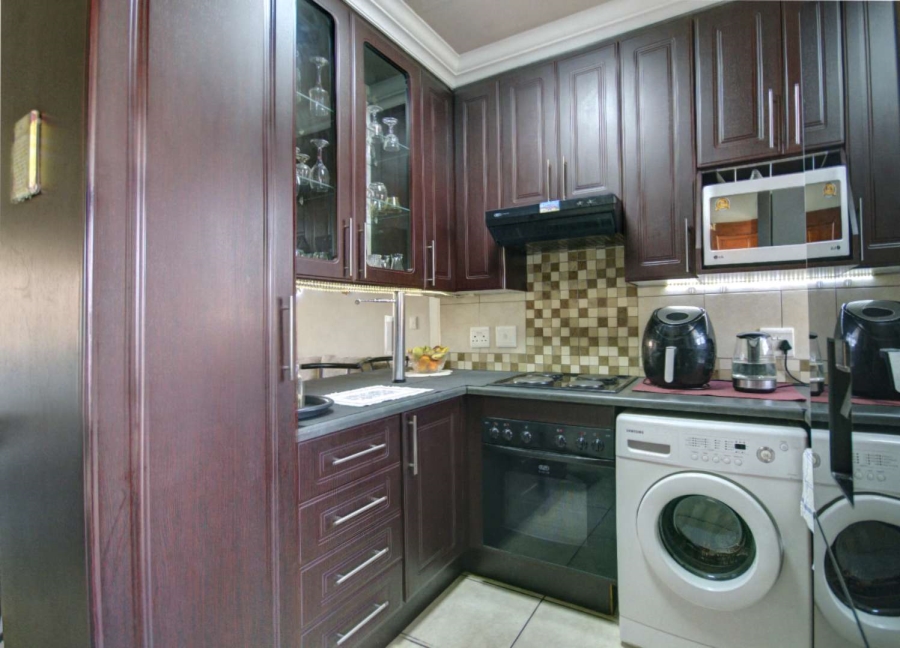 2 Bedroom Property for Sale in Brackendowns Gauteng