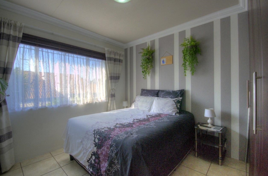 2 Bedroom Property for Sale in Brackendowns Gauteng