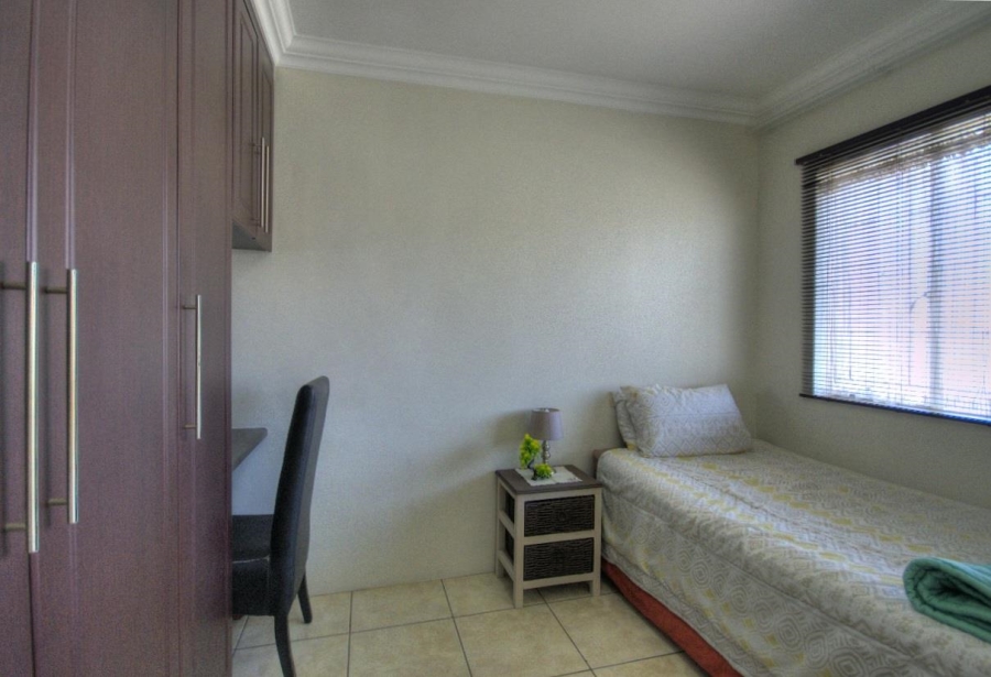 2 Bedroom Property for Sale in Brackendowns Gauteng