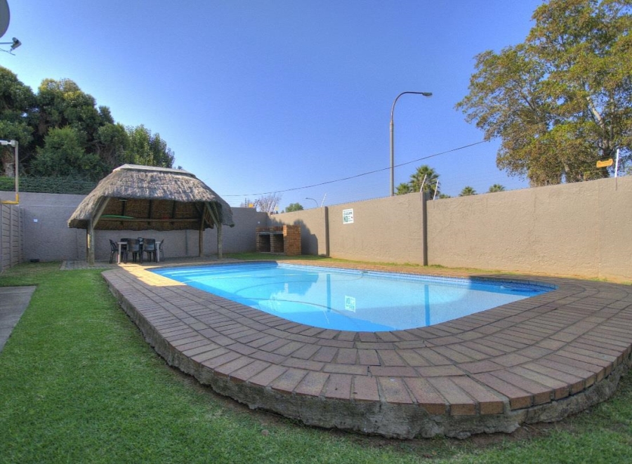 2 Bedroom Property for Sale in Brackendowns Gauteng