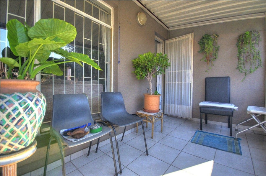 2 Bedroom Property for Sale in Brackendowns Gauteng