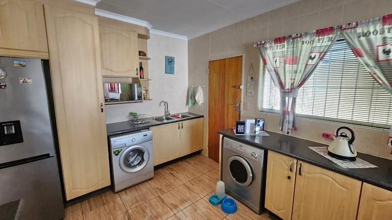 3 Bedroom Property for Sale in Verwoerdpark Gauteng
