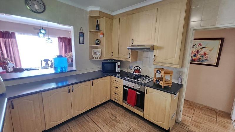 3 Bedroom Property for Sale in Verwoerdpark Gauteng