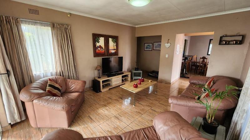 3 Bedroom Property for Sale in Verwoerdpark Gauteng