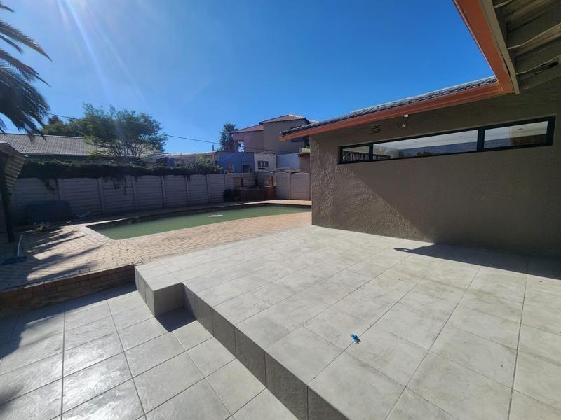 3 Bedroom Property for Sale in Verwoerdpark Gauteng