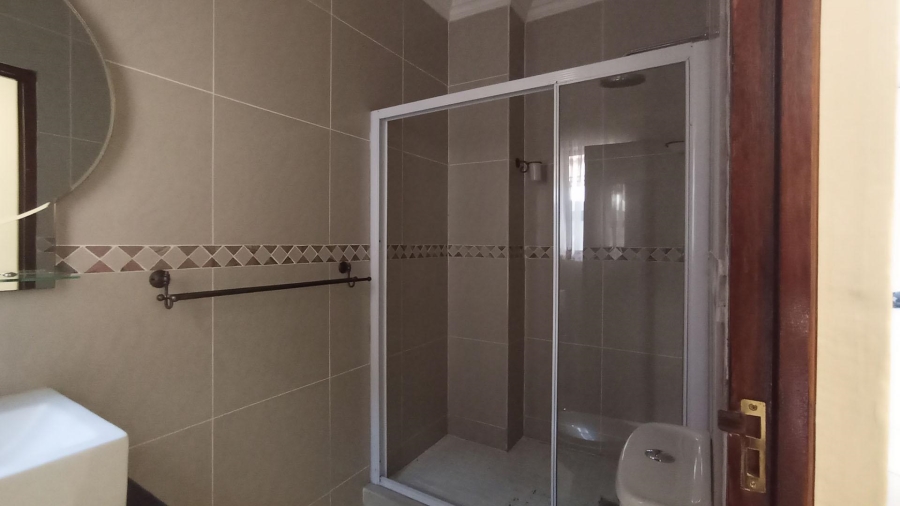 5 Bedroom Property for Sale in Blue Valley Golf Estate Gauteng