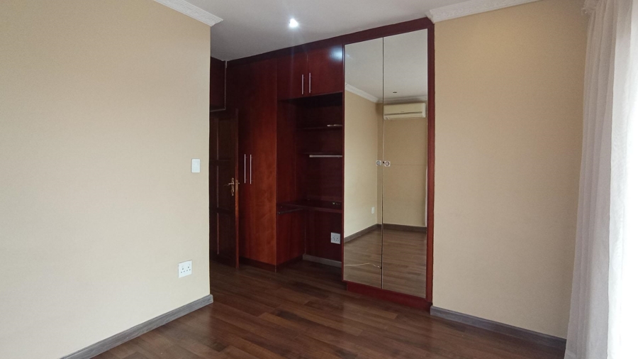 5 Bedroom Property for Sale in Blue Valley Golf Estate Gauteng
