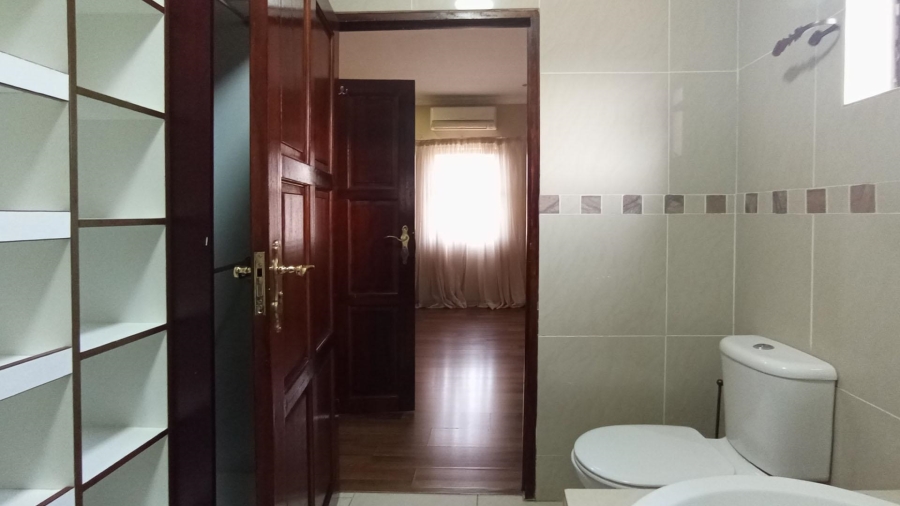 5 Bedroom Property for Sale in Blue Valley Golf Estate Gauteng