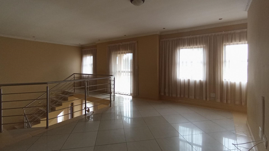 5 Bedroom Property for Sale in Blue Valley Golf Estate Gauteng